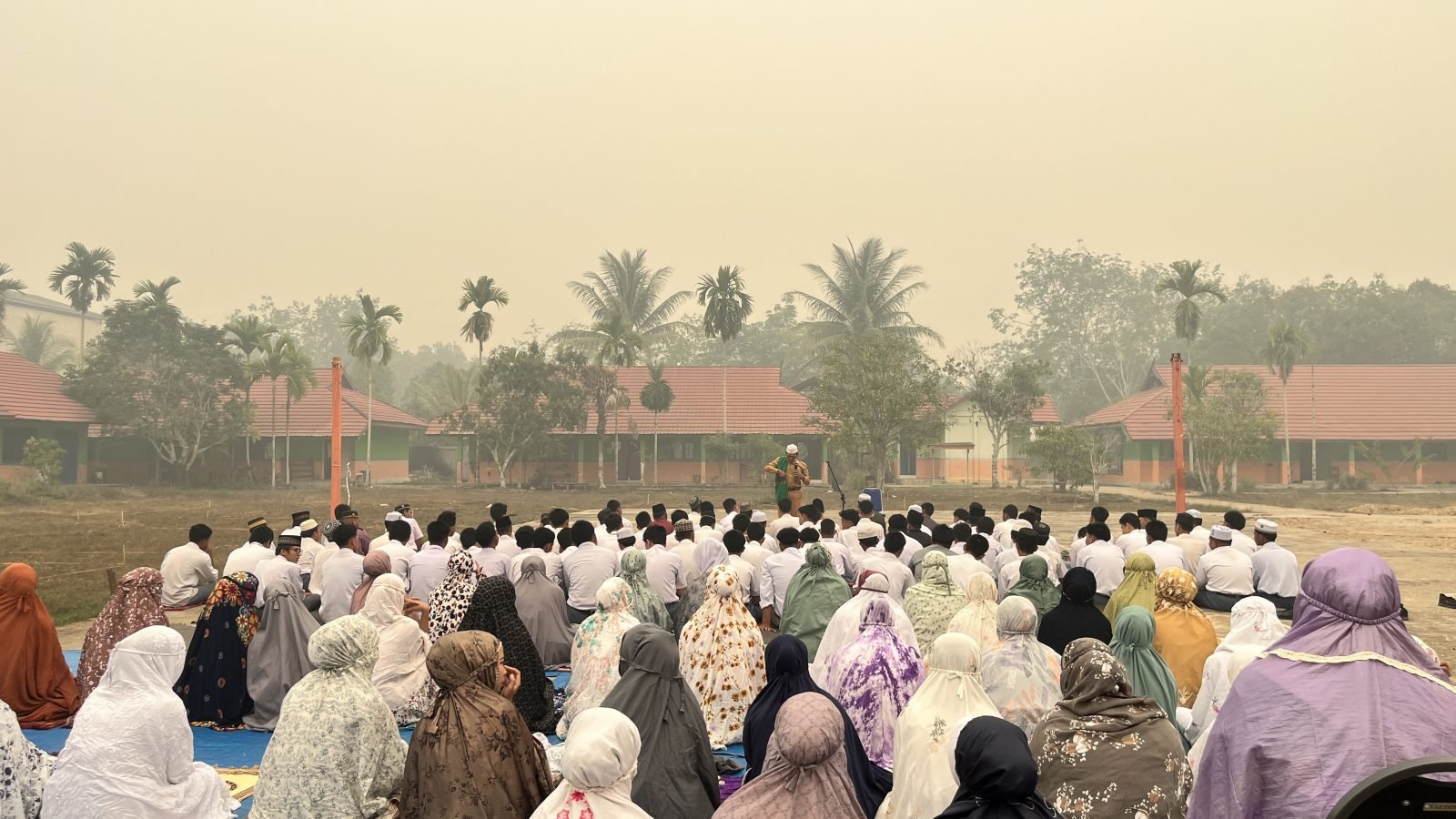 Di Tengah Kemarau Panjang, Warga SMAN 1 Montallat Gelar Shalat Istisqa dan Doa BersamaMONTALLAT